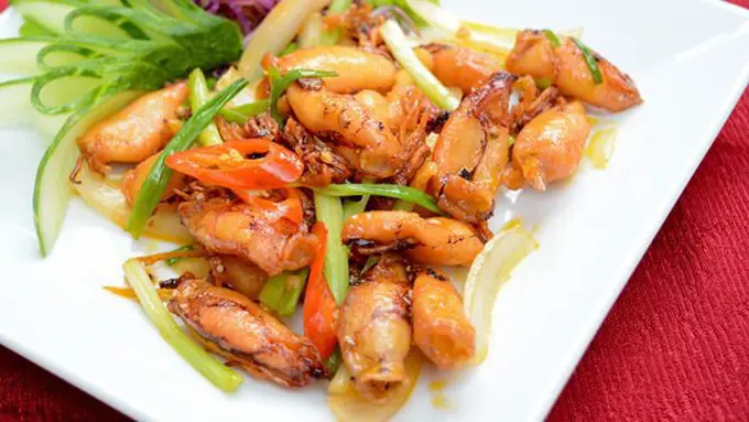 Tumis cumi asin cabai merah/copyright Shutterstock.com