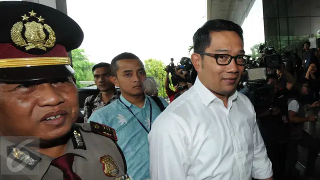 20151124-Gaya Santai Ridwan Kamil Saat Sambangi KPK-Jakarta