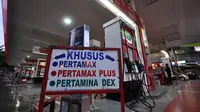 Sebuah plang tempat pengisian BBM non subsidi terpampang di salah satu SPBU di Jakarta, Rabu (24/12). BPH Migas menyatakan kuota BBM bersubsidi tinggal 1,7% atau 782.000 kiloliter dari total yang dianggarkan pada APBN-P 2014. (Liputan6.com/Miftahul Hayat)