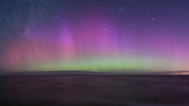 Indahnya Aurora Australis di Langit Selandia Baru