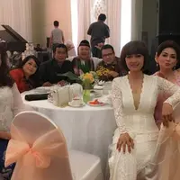 Julia Perez dan Nia Daniaty hadiri resepsi pernikahan putra Rano Karno (Instagram/@juliaperrezz)