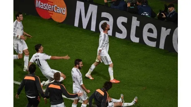 Video amatir yang diunggah di Youtube direkam oleh penonton secara amatir dari tribun stadion. Video tentang gol sundulan kepala Sergio Ramos bek Real Madrid di final Liga Champions melawan Atletico Madrid.