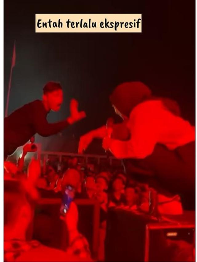 6 Momen Detik-Detik Tantri Kotak Jatuh dari Panggung Setinggi 2 Meter, Ini Kondisinya