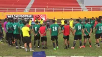 Keith Kayamba mendampingi Hartono Ruslan untuk menangani Sriwijaya FC. (Bola.com/Riskha Prasetya)