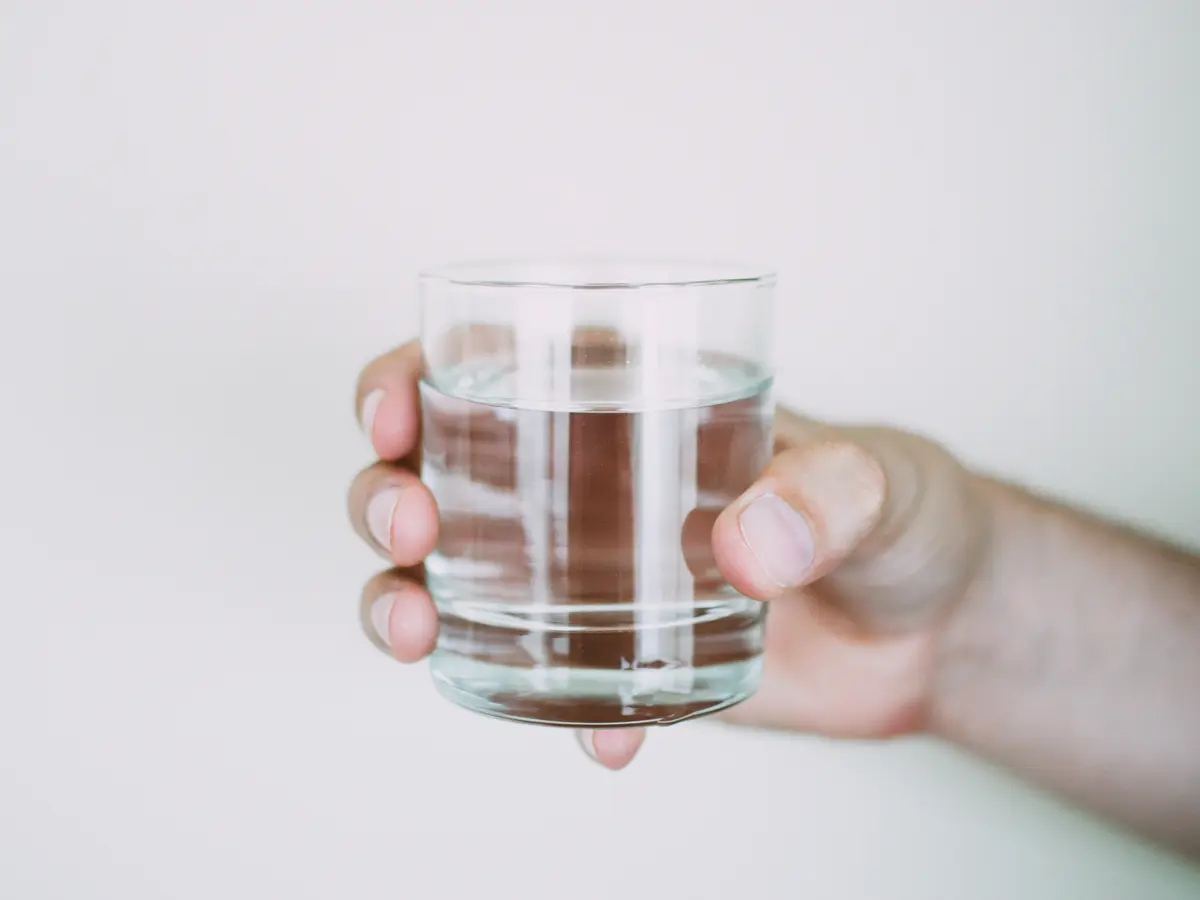 Arti Mimpi Minum Air Putih yang Perlu Dicermati - Ragam Bola.com