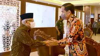 Presiden Jokowi dan Wapres Ma'ruf Amin bertemu di Lanud Adi Soemarmo, Jawa Tengah. Pertemuan berlangsung usai sama-sama dari Solo. (Foto: Sekretariat Wapres)