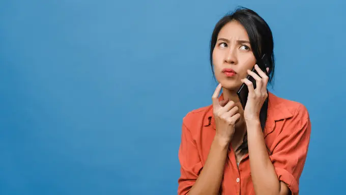 Bingung dengan Sinyal Gebetan yang Tidak Jelas? Begini Cara Menghadapi Gebetan yang Suka Memberi Mixed Signal! (Foto: Freepik/tirachardz)