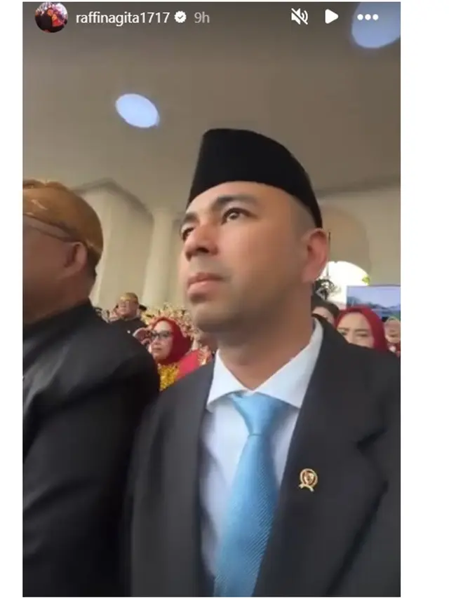 5 Potret Artis di Upacara Penurunan Bendera HUT ke-80 RI di Istana Merdeka