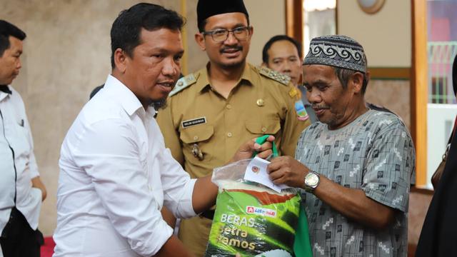 Keceriaan Warga Miskin Saat Hari Pers Nasional Di Garut Regional Liputan6 Com