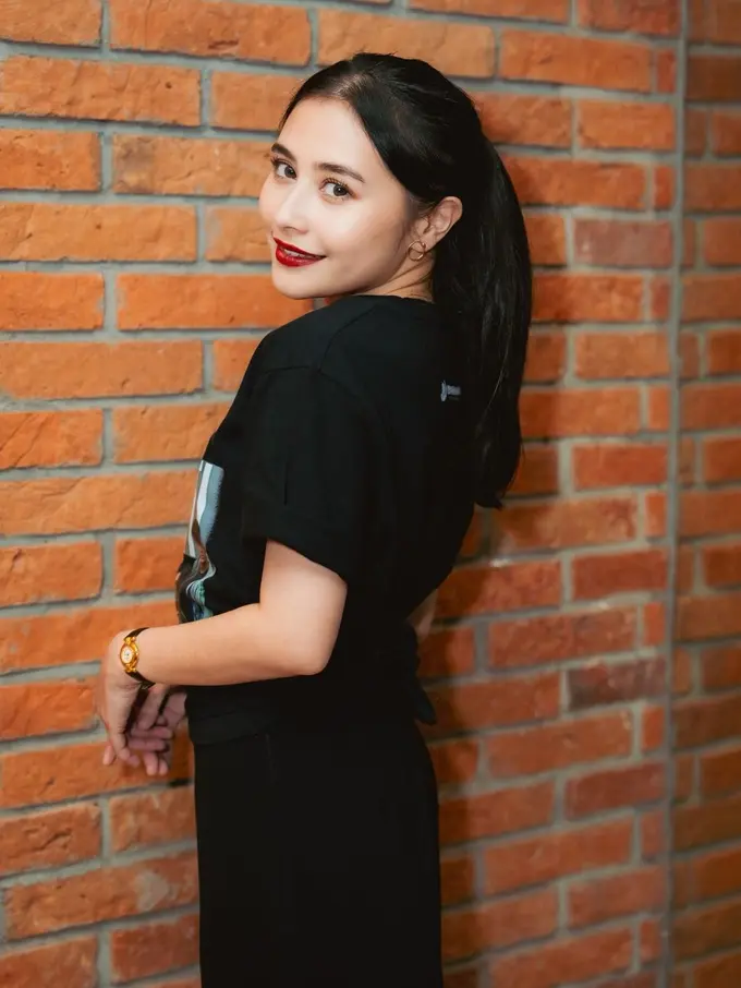 Prilly Latuconsina (Instagram/prillylatuconsina96)