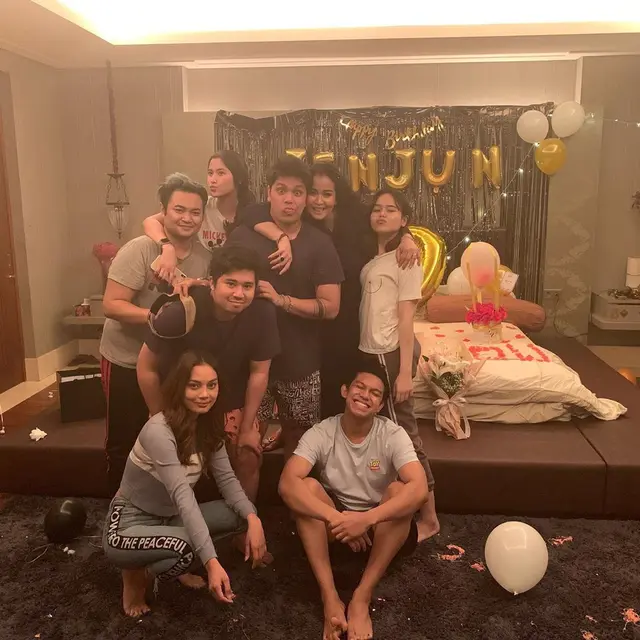 6 Momen Kejutan Ulang Tahun Jennifer Ipel, Istri Ajun Perwira yang Ke-49