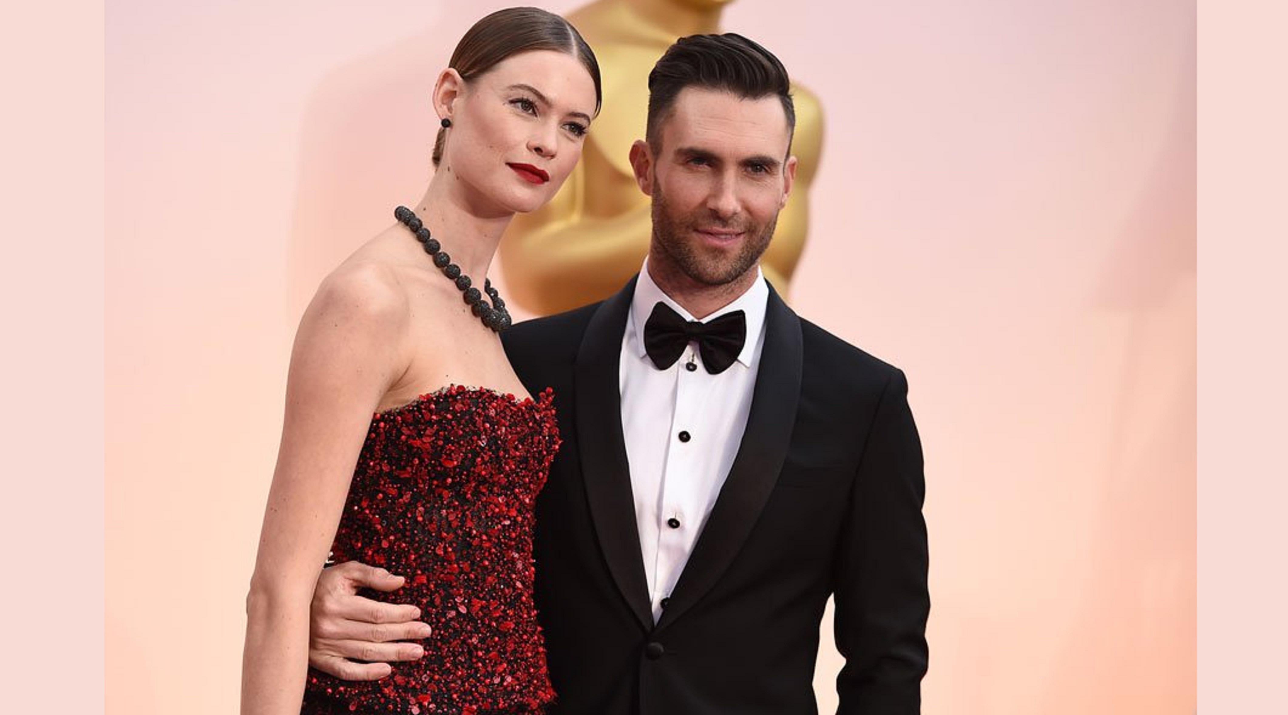 Adam Levine dan Behati Prinsloo (Pinterest)
