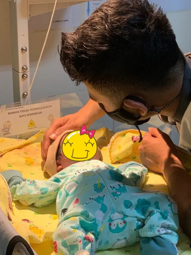 Resmi Jadi Ayah, Ini 5 Momen Rizki D'Academy Dampingi Sang Buah Hati