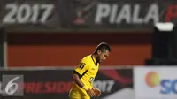 Penyerang Mitra Kukar, Zulham Zamrun mengekspresikan kekecewaan saat laga melawan Persegres GU di turnamen Piala Presiden 2017, Stadion Maguwoharjo, Sleman, Sabtu (4/2). Laga ini dimenangkan Mitra Kukar dengan skor 1-0. (Liputan6.com/Helmi Fithriansyah)