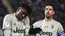 Striker Juventus, Moise Kean, merayakan gol yang dicetaknya ke gawang Bologna pada laga Copa Italia di Stadion Renato Dall'Ara, Bologna, Sabtu (12/1). Bologna kalah 0-2 dari Juventus. (AFP/Tiziana Fabi)