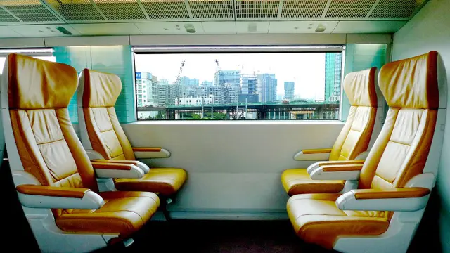 Kereta Shanghai Maglev 5