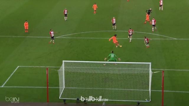 Liverpool kembali ke peringkat tiga klasemen sementara usai mengalahkan tuan rumah Southampton 2-0 dalam laga lanjutan Liga Inggri...