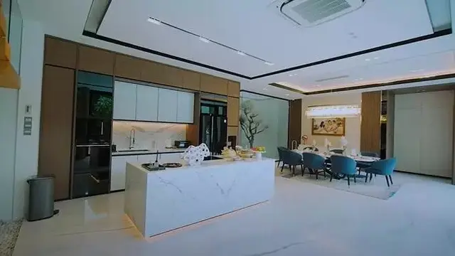 Ruang Makan yang Jadi Satu dengan Area Dapur