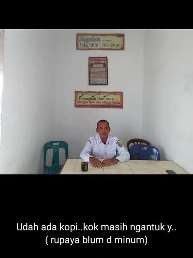 6 Status WhatsApp Kocak Bapak-Bapak Ini Ngajak Ketawa