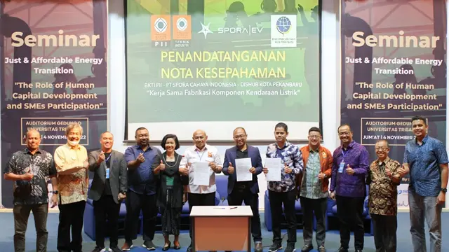 Seminar dengan tema: “Peran Pengembangan SDM dan Penguatan UMKM”, pada Jum'at, 4 November 2022.