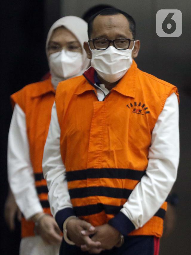 Bupati Probolinggo dan Anggota DPR Ditahan KPK