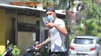 Caio Ruan di mes Arema untuk bersiap berangkat ke Solo menghadapi Piala Menpora 2021. (Iwan Setiawan/Bola.com)