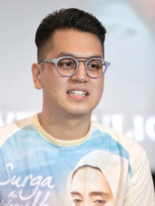 "Saya sendiri bertanya terus ke kak Sony (sutradara). Dan mas Sony juga gamau karakter saya berlebihan. Bisa kasih batasan yang luar biasa. Dan kalo misalnya menurut mas Sony kurang, saya juga kurang," tuturnya. (Adrian Putra/Bintang.com)