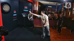 Kompetisi profesional darts perdana tanah air ini diselenggarakan oleh Indonesia Entertainment Group (IEG) di Eastern Promise, Kemang, ini melahirkan Tirta Suparjo sebagai juara. (Liputan6.com/Angga Yuniar)