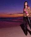 Kabar baik, CHANEL Cruise 2023/24 collection telah hadir di Indonesia. Terinspirasi dari hingar bingar kehidupan serba glam kota Los Angles Amerika, koleksi ini terasa begitu energik. [ Foto dok: Chanel ].