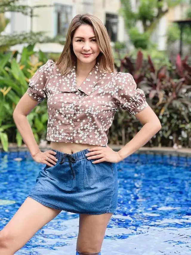 6 Tampilan Terbaru Donna Agnesia Perlihatkan Tubuh Langsingnya Usai Berhasil Turunkan Berat Badan 6 Kg