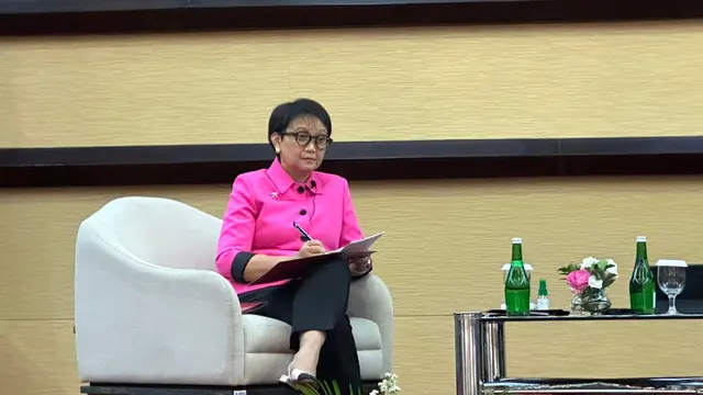 Menteri Luar Negeri RI Retno Marsudi dalam acara ASEAN Media Forum ke-7 di Kantor Sekretariat ASEAN, Jakarta, Selasa (31/10/2023). (Liputan6/Benedikta Miranti)