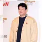 Baek Jong Won, Chef Terkenal Korea Selatan yang Berhasil Menyelamatkan Pasien Serangan Jantung dengan Melakukan CPR atau Resusitasi Jantung Paru (RJP) (Foto: entertain.naver.com/read?oid=241&aid=0003306225)