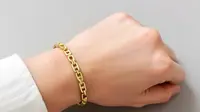 6 Model Gelang Emas yang Ideal untuk Muslimah Usia 30-an serta Harganya Hari Ini