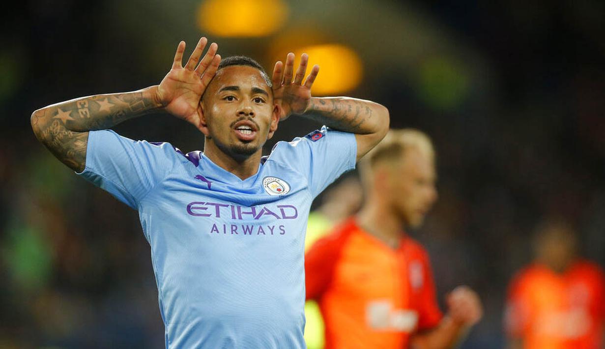 Striker Manchester City, Gabriel Jesus, melakukan selebrasi usai membobol gawang FC Shakhtar Donetsk pada laga Liga Champions di Stadion Metalist, Rabu (18/9/2019). Manchester City menang 3-0 atas FC Shakhtar Donetsk. (AP/Efrem Lukatsky)