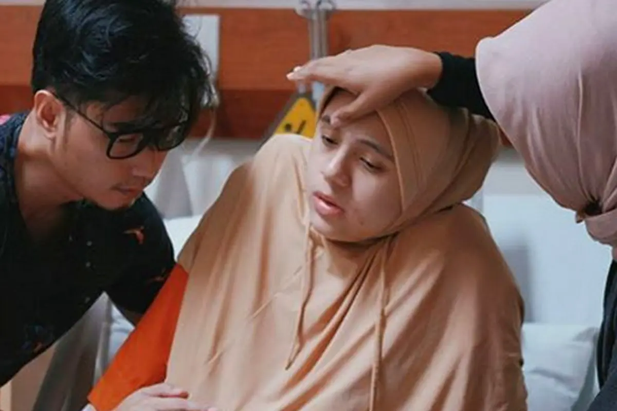 [Bintang] Nycta Gina Melahirkan