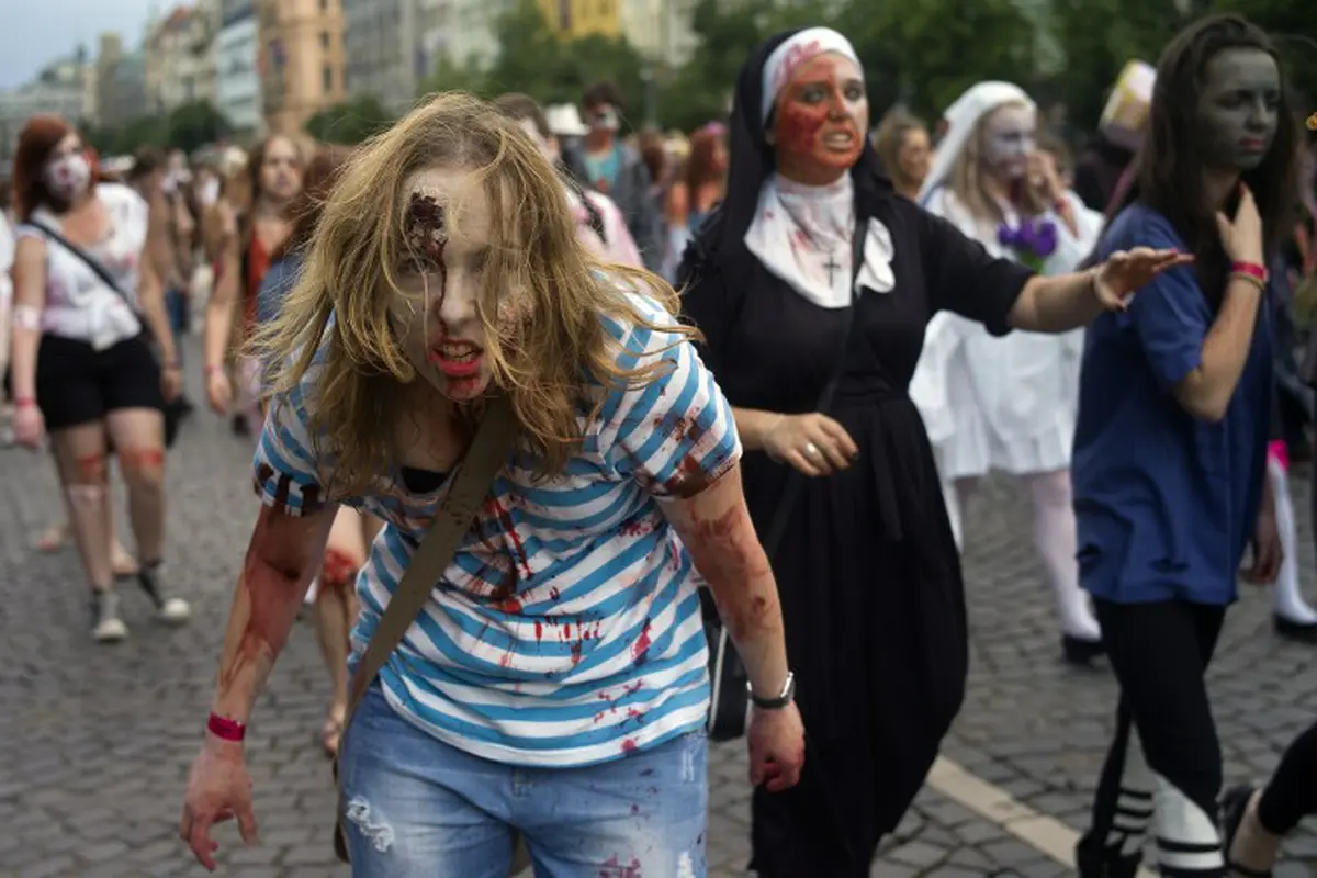 Ibukota Ceko Diserang Ratusan Zombie