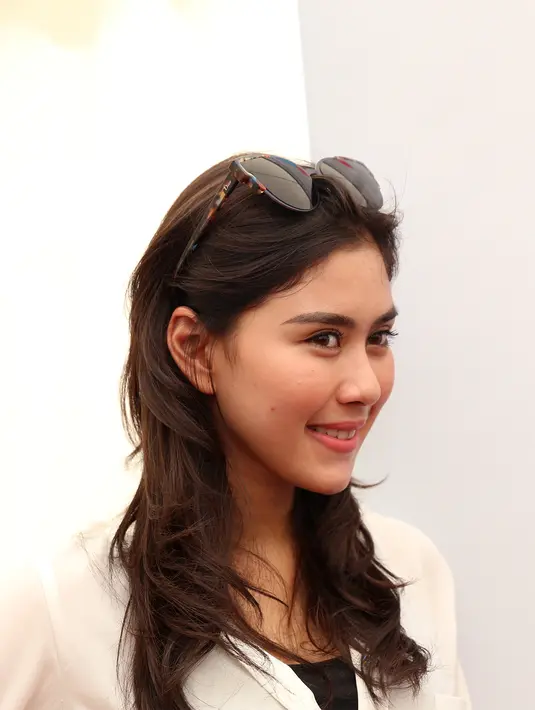 Kisah asmaranya ini juga telah diketahui oleh orangtua masing-masing. Bahkan Amy Qanita, ibunda Syahnaz telah mengenal dekat dengan Juan. (Andy Masela/Bintang.com)