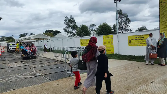 Lokasi jalsah salanah di Inggris. Picture masuk jemaat perempuan dan pria dipisah (Liputan6/Elin Kristanti)