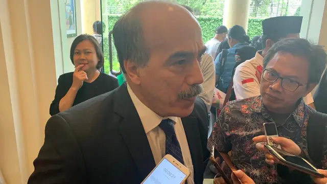 Taher Hamad, Wakil Duta Besar Palestina untuk Indonesia ketika menyampaikan pidato pembuka pada acara penolakan rencana perdamaian Timur Tengah pada Rabu (5/2).