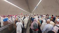 Ilustrasi suasana melempar jumrah di Jamarat, Mina. (dok. MCH 2025)