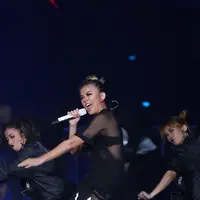 Konser Raya 21 Tahun Indosiar, berlangsung di  Istora Senayan  Jakarta Pusat Senin (11/1/2016) malam dan disiarkan secara langsung. (Andy Masela/Bintang.com)