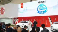 Komunitas MG Electric Vehicle Club (MGEVC) saat mengunjung booth MG di GIIAS 2025. (ist)