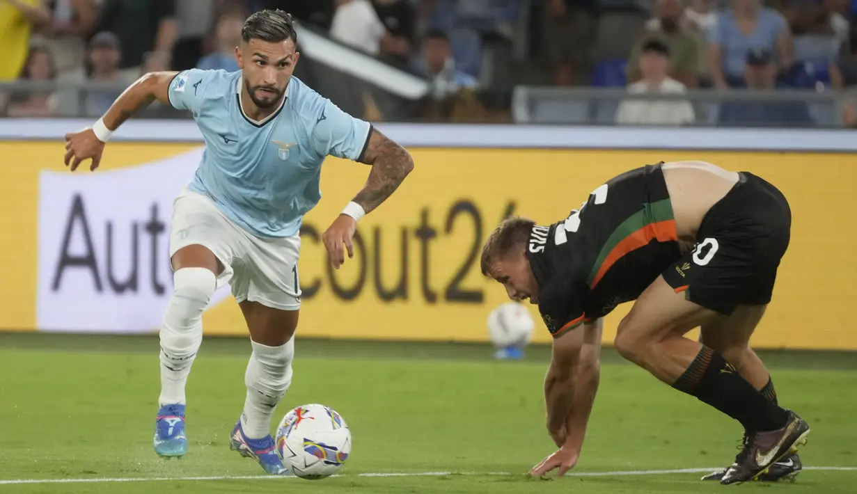 Namun, Lazio bangkit dan menang berkat gol-gol Taty Castellanos (11’), Mattia Zaccagni (44’), dan bunuh diri Giorgio Altare (81’).  (AP Photo/Gregorio Borgia)