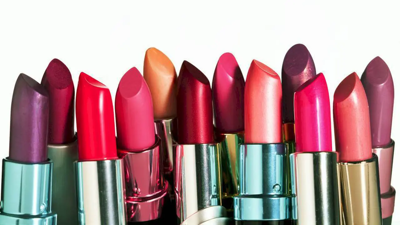 12 Foto yang Membuat Pecinta Lipstik 'Mupeng'