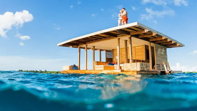 Hotel terapung The Manta Resort di Tanzania