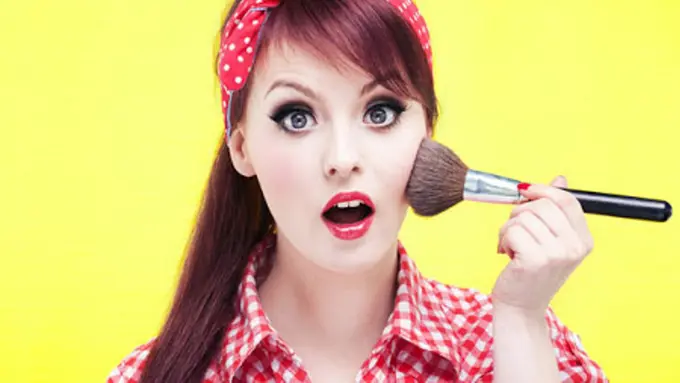 5 Riasan Makeup yang Bikin Pria Kabur, Hindari Ya!