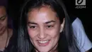 Artis yang juga anak Ratna Sarumpaet, Atiqah Hasiholan saat menuju ruang Dirreskrimum Polda Metro Jaya, Selasa (23/10). Atiqah diperiksa sebagai saksi terkait berita hoaks penganiayaan Ratna Sarumpaet. (Liputan6.com/Helmi Fithriansyah)