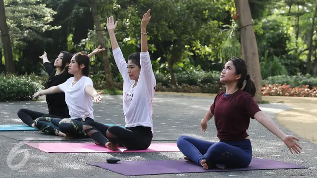 20170406- Jessica Iskandar dan Geng Girls Squad Yoga Bareng-Jakarta- Herman Zakharia