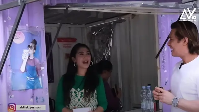 Jarang Tersorot, Ini 7 Potret Revi Mariska yang Banting Setir Jadi Penjual Boba