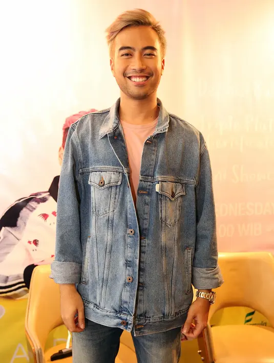 "Masa kecil gue bisa dibilang itu sangat amat geeky, gue amat nerd, gue tipe belajar melulu, banyak les, sepulang sekolah pasti ada kegiatan. Tipe anak yang sebenarnya pas masih kecil temannya sedikit sih," ungkapnya. (Bambang E. Ros/Bintang.com)